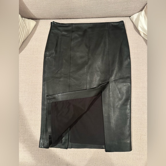 Bebe - Picture 6 of 11